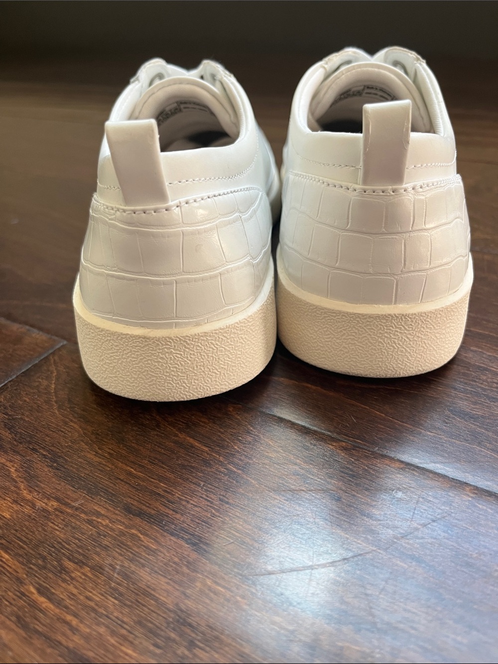Vionic Classic White Leather Low-Top Sneakers - Picture 2 of 15